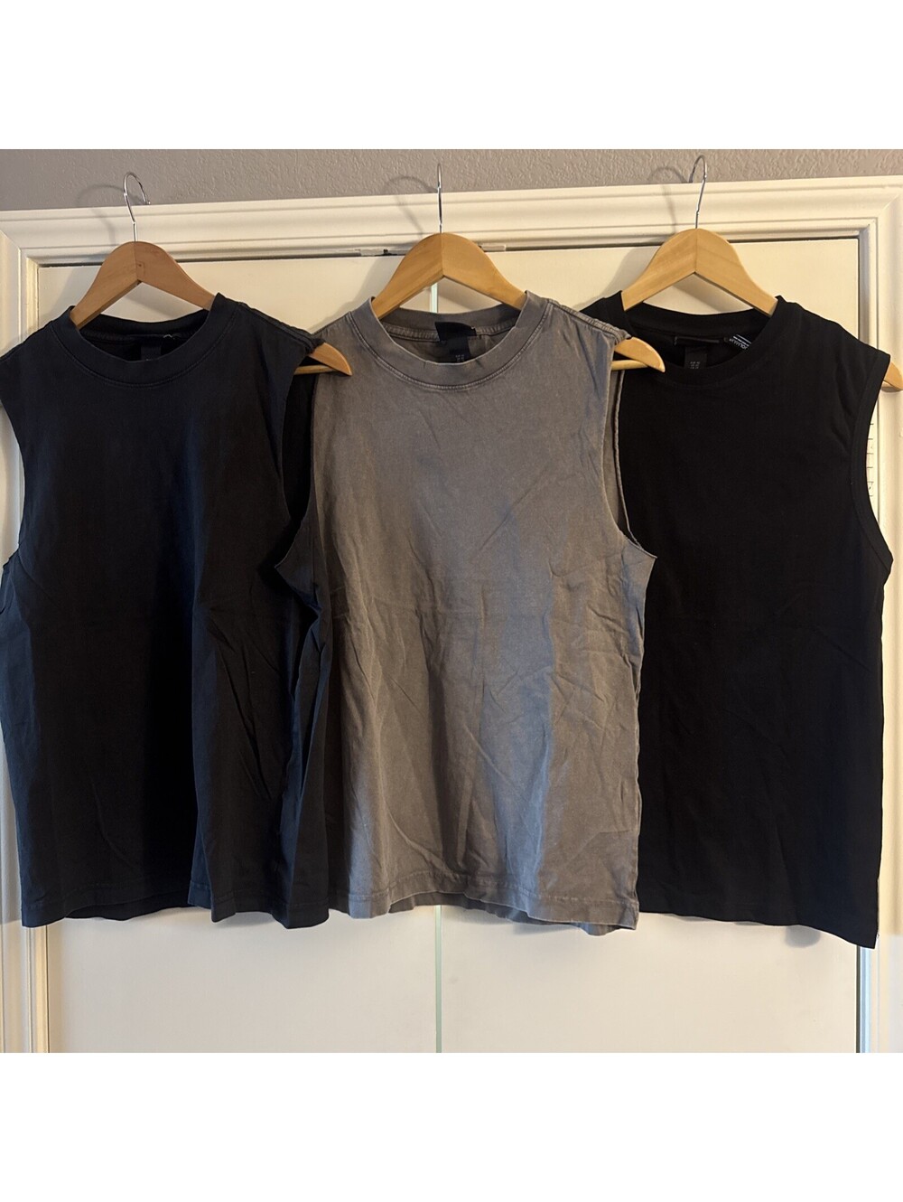 Lot of 3 H&M Men's Regular Fit Washed Tank Tops Muscle Tee Gray Black Size XS